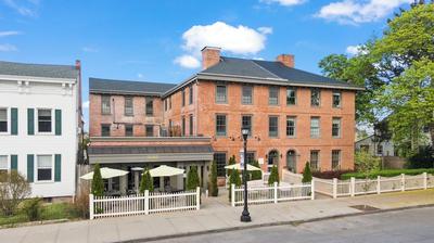 Howard Hotel