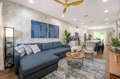Beautiful 4BR Home w/ Modern Design