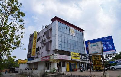 OYO 12854 Hotel Sahara Inn