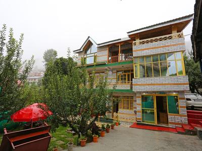 OYO 9556 Ancoram Cottages