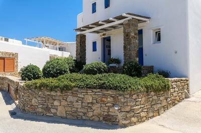 Phaedrus Living: Ornos Beach House Mykonos