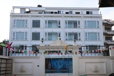 Lotus Club Boutique Hotel