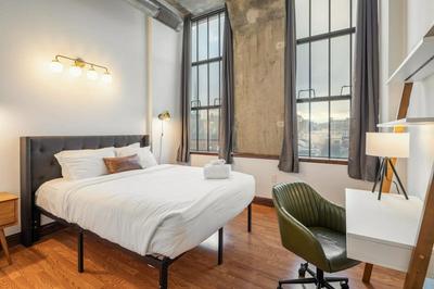 Sosuite 2BR Apt w W/d, Gym, On-site Restaurant