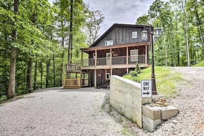 Hike & Zip-line: Red River Gorge Cabin w/ Hot Tub!