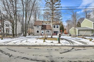Updated Tobyhanna Home: Family & Pet Friendly
