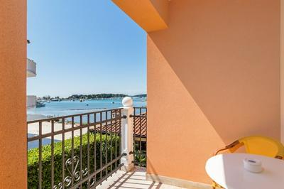 Escape - 20 m From sea - Brown