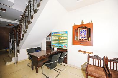 Khanna Residency
