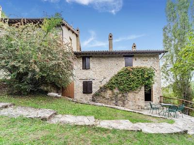 Captivating Apartment in Assisi With Swimming Pool