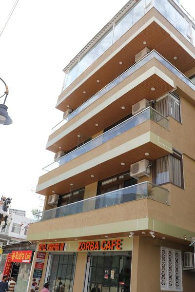 Maayaa inn by Ganges