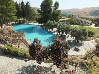 Balneario de Alicún de las Torres