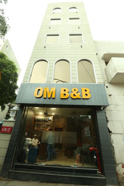 Om B & B