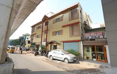 OYO 2207 Hotel Transit