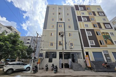 Om Sri Vigneshwara Palani Grand Hotel