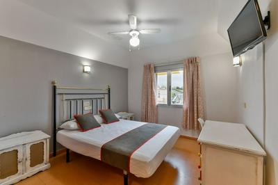OYO Hostal El Pilar