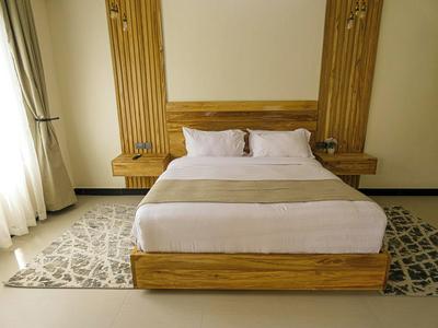 RITZY ARCADIA COTTAGES