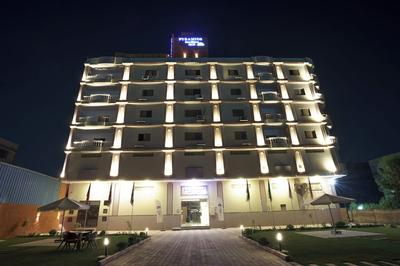 Pyramids sunshine inn