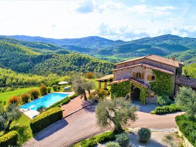 Villa in Umbria With Private Pool & Valley Views