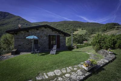 Vecchia Fornace La Piastra Agriturismo with pool, Abetone