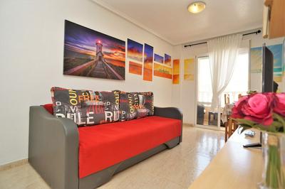 7 Mins From The Beach, Shared Pool Free Wifi