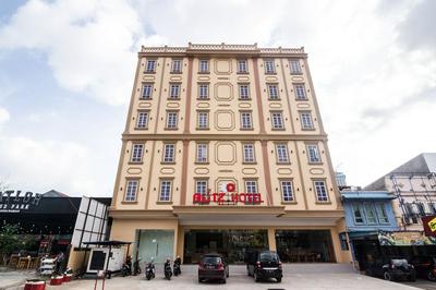 Blitz Hotel Batam Centre