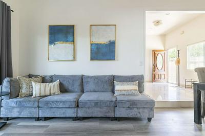 Elegant Retreat Modern Comforts, Prime Location