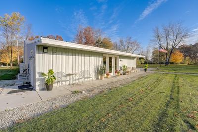 Pet-friendly White Pigeon Apartment w/ Fire Pit!