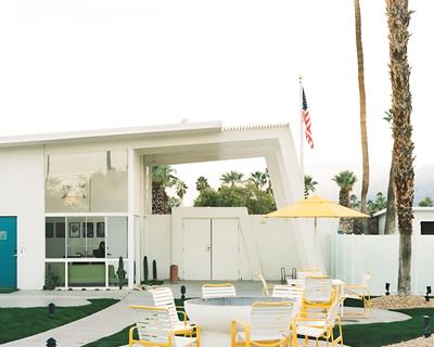 The Monkey Tree by AvantStay – Mid-Century Modern Oasis with Pool
