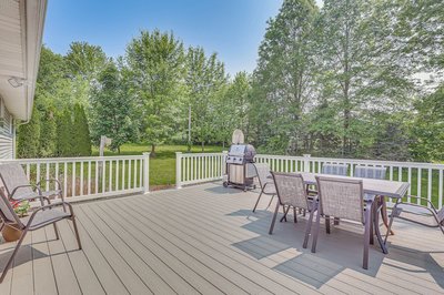 Fish, Hike & Golf: Leisurely Navarre Home w/ Yard!