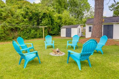 Charming New Bern Cottage w/ Grill & Fire Pit!