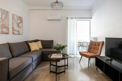 Stylish 1BR Retreat Near Alimos Beach Tram