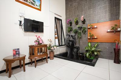 RedDoorz Syariah near Singha Merjosari Park