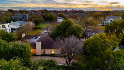 Chic & Secluded 4 BDR in Desirable Tarrytown!