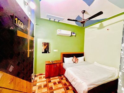 HOTEL BHAGWATI PALACE