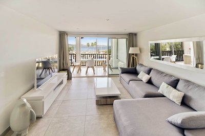 Beautiful Flat With sea View - 4P - Gassin