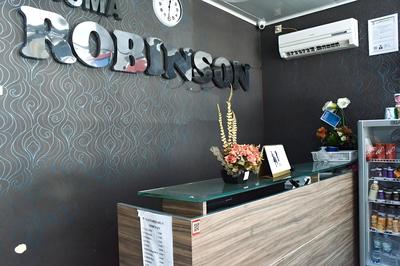 RedDoorz Syariah near Pantai Losari 3