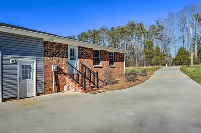 Ranch-style Home 7 Mi to Downtown Greensboro!