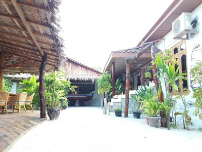 Alvi Star Inn