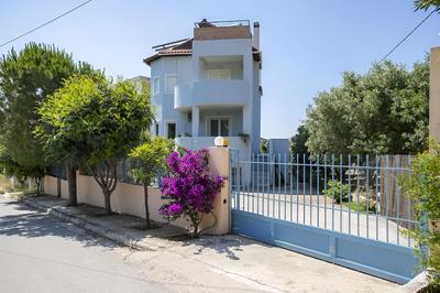 Garden House in Anavyssos