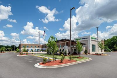 Holiday Inn Express Hotel & Suites Wilson - Hayes Place by IHG