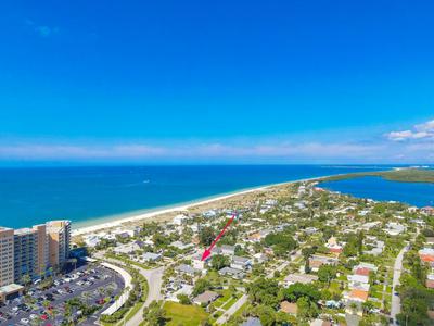 Sunny Escape - A Monthly Beach Rental 3 Bedroom Home by RedAwning