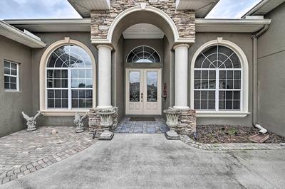 Elegant Valrico Home ~ 15 Mi to Downtown Tampa!