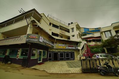 Hotel Samrat International