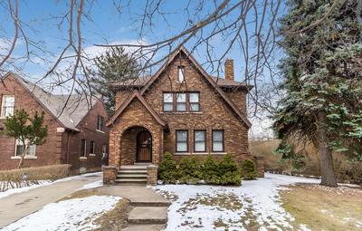 Glamorous Green Beauty