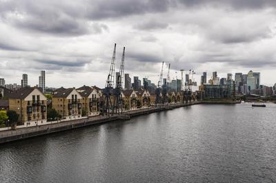 Panoramic Docklands Home With Waterfront Views by Underthedoormat