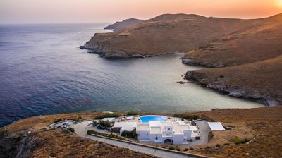 Inviting 8-bed Villa in Ermoupoli - Villa Blueros