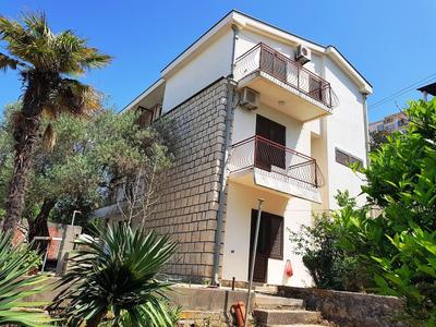 Momo sea view apartments