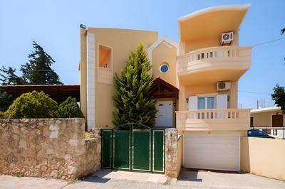 Relaxing Family Home near Beaches