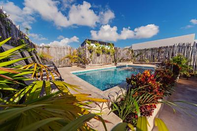 Mararena Family Apartments & Long Stay Living - Steps from 5th Avenue