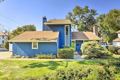 Vibrant Teaneck Home ~ 12 Mi to Manhattan!