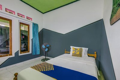 OYO Life 3119 Hotel Kurnia